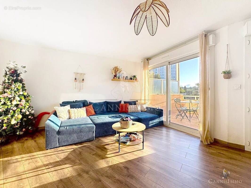 Appartement à LE CANNET