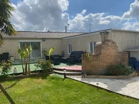 Maison à VILLERS-BRETONNEUX