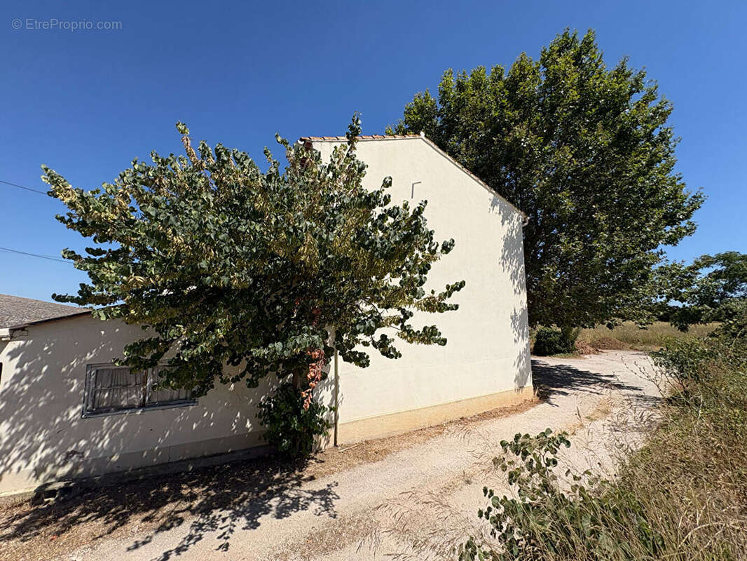 HYERES - Maison à rénover - photo 10