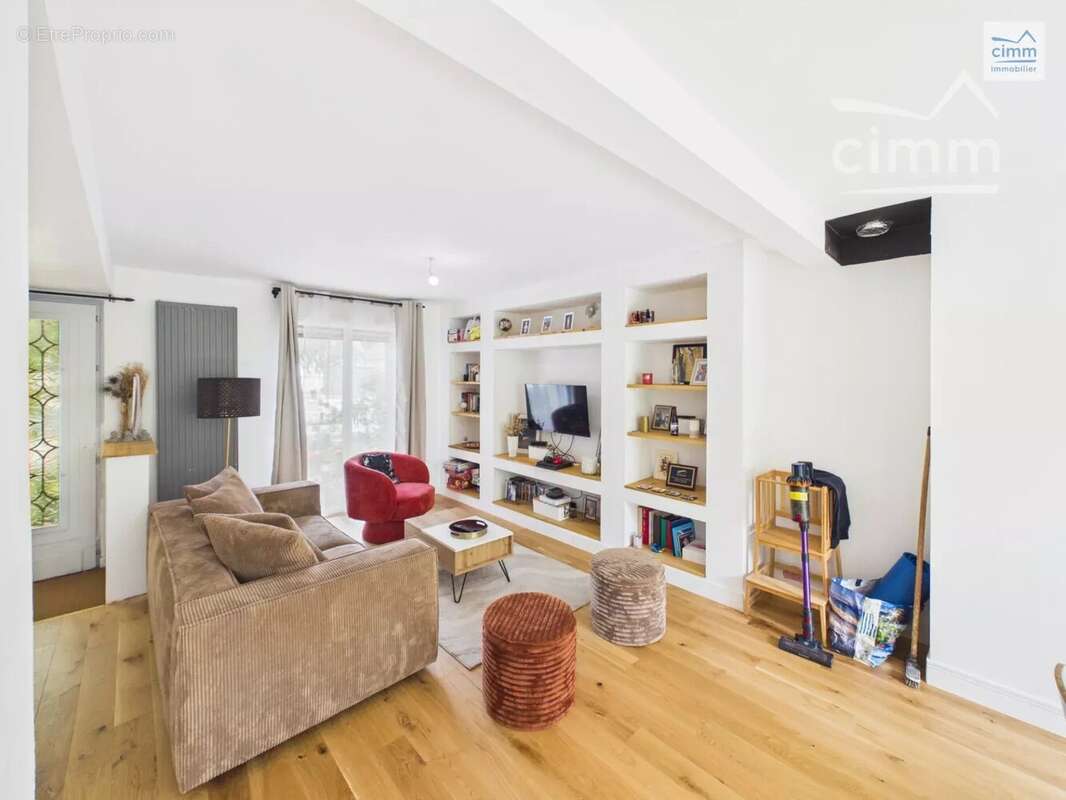maison de 112 m2 plein centre de Pont Péan - photo 21