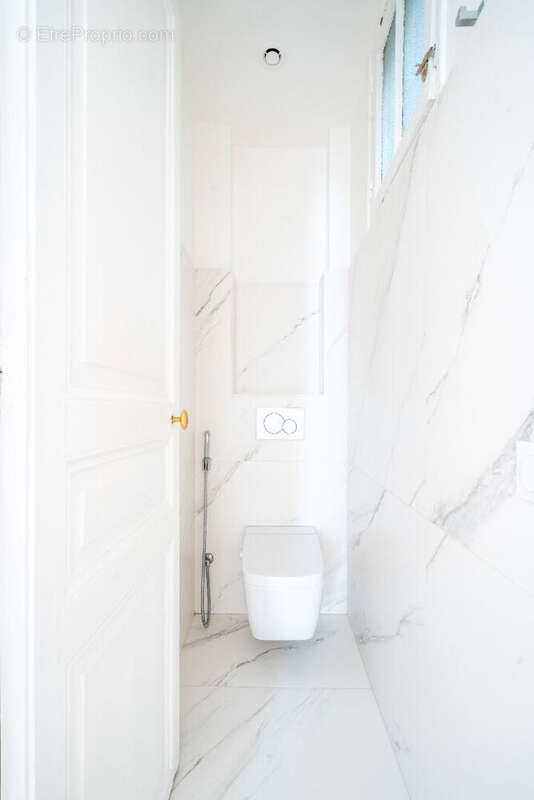 Appartement à PARIS-8E