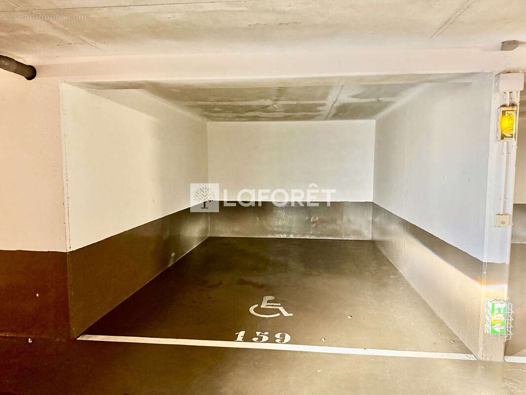 Parking à MONTROUGE