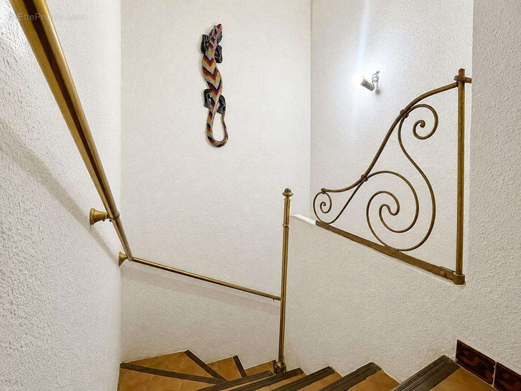 EXCLUSIVITÉ, Maison de ville avec garage, cave à Rieux-Minervois - photo 11