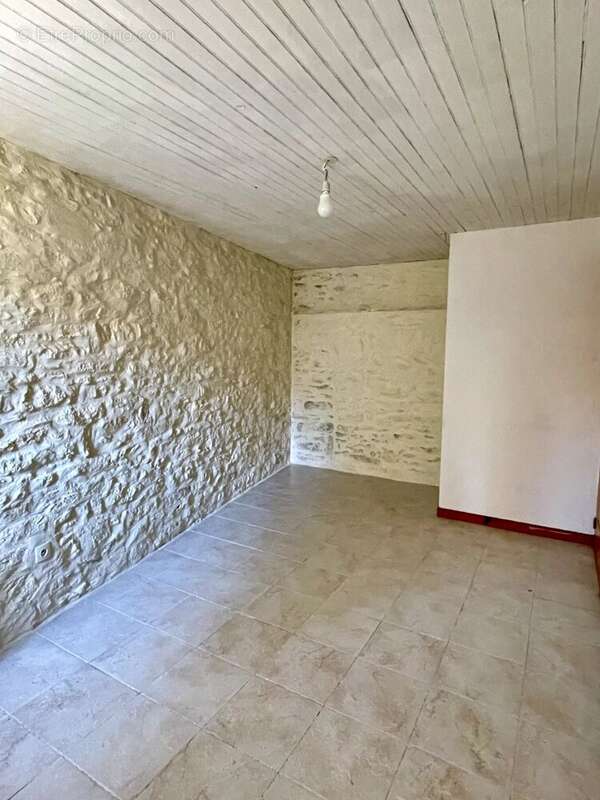 Maison à LAURE-MINERVOIS