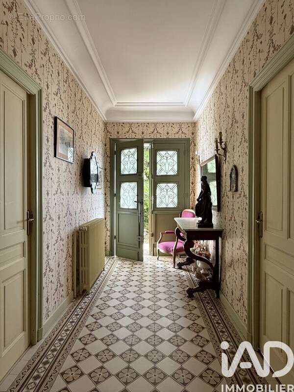 Maison 220 m² à Villefranche-Sur-Saone  - photo 3