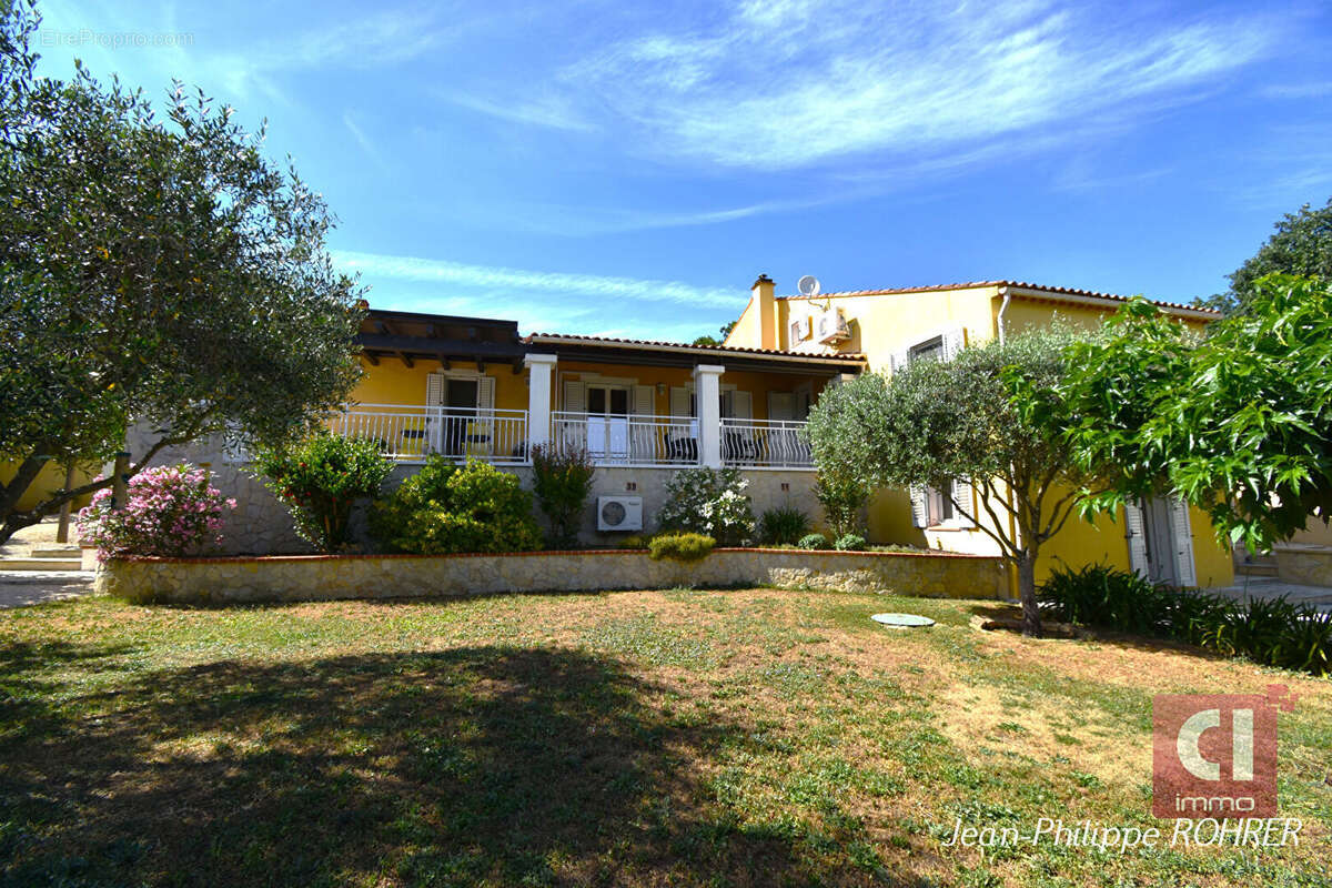 Maison à SAINTE-ANASTASIE-SUR-ISSOLE