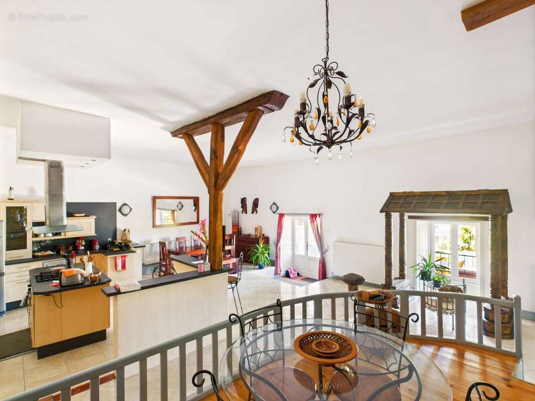 Maison de charme avec beaux volumes - photo 4
