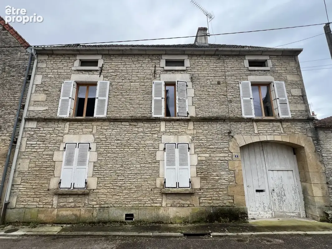 Maison à MONTBARD