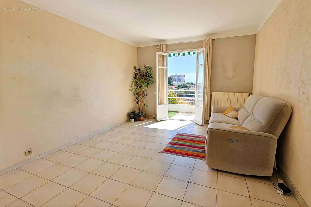 Antibes – Vue Mer Exceptionnelle  3 Pièces 58 m² Traversant - photo 2
