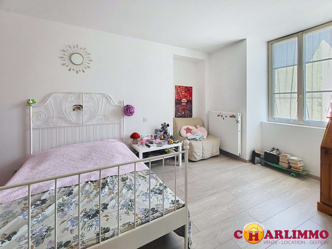 Maison 195 m² à Saint-Junien  - photo 6