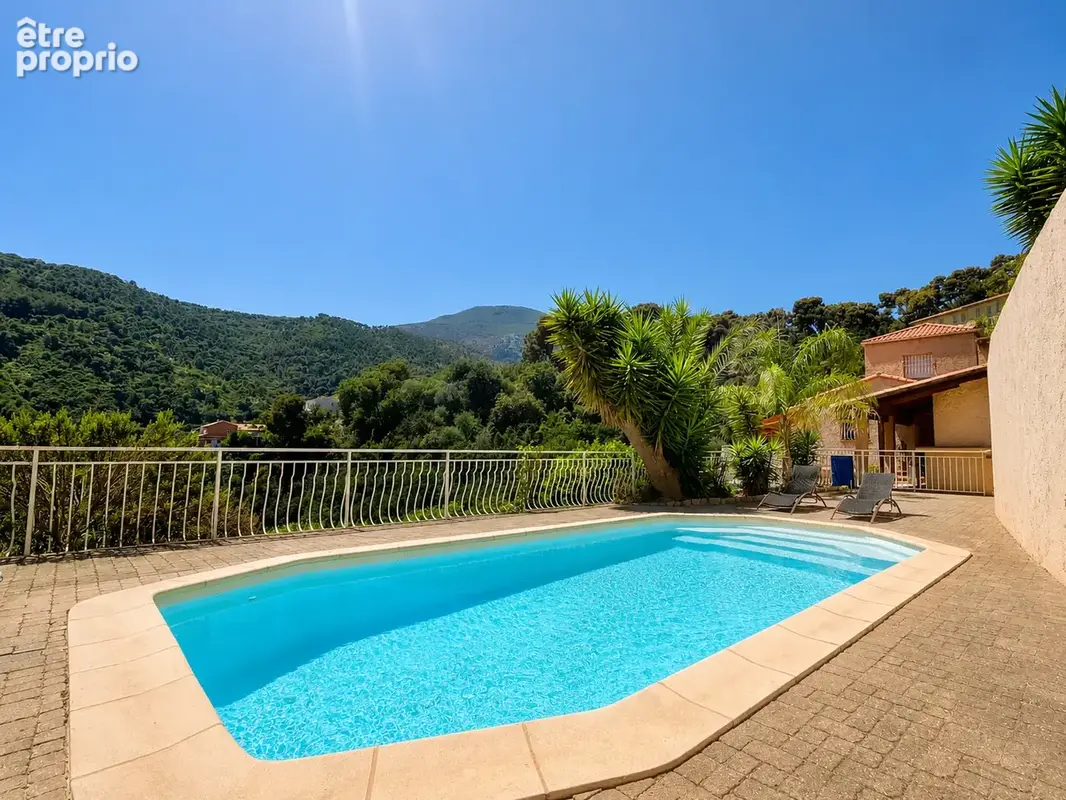 Maison de charme avec piscine, jardin et belle vue dégagée - photo 9