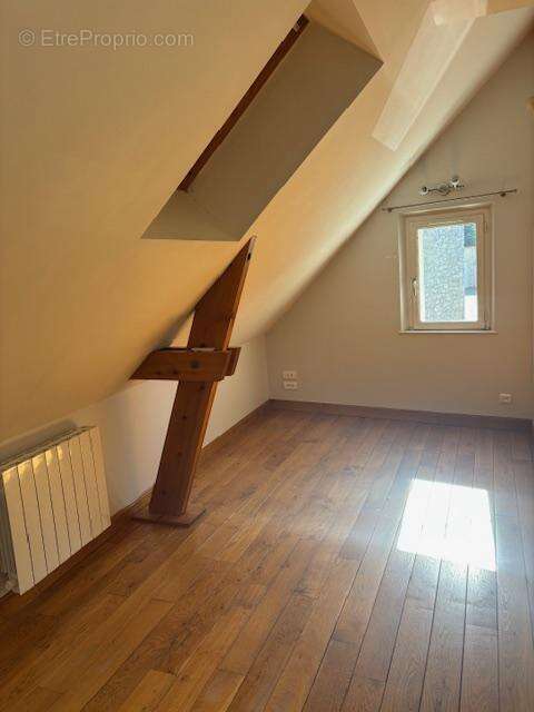 Maison à THIERS-SUR-THEVE