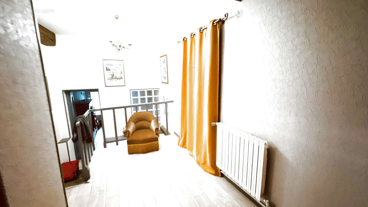 Maison à SERMIZELLES