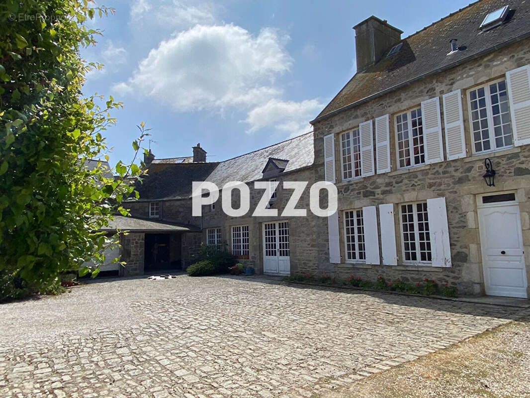 Maison à SAINT-VAAST-LA-HOUGUE