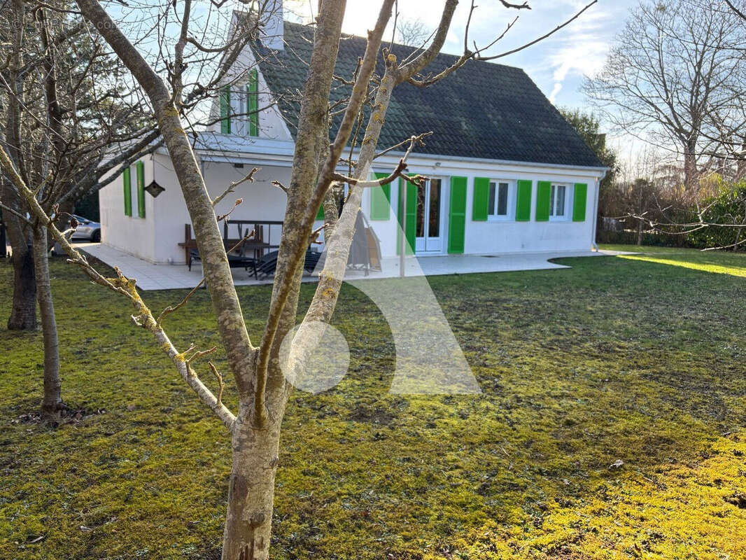 Maison à MENNECY