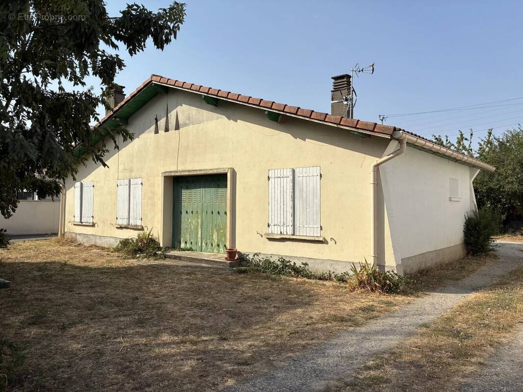 Maison à LA SALVETAT-SAINT-GILLES