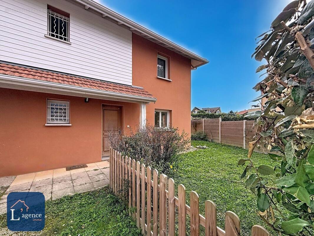 Maison à SAINT-GENIS-POUILLY