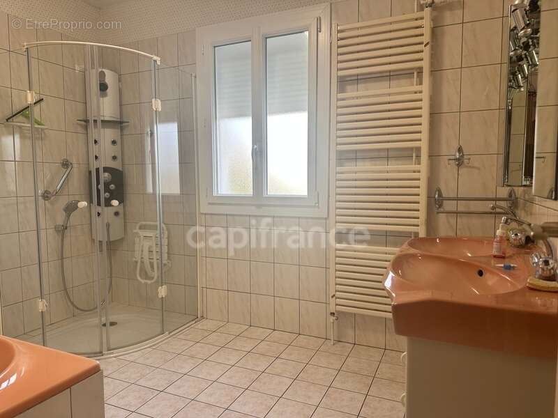 Maison à SAINT-BRIS-LE-VINEUX