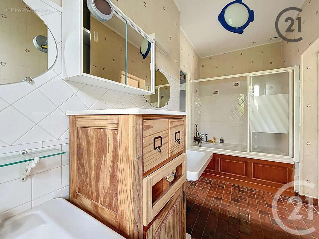 Maison à VAL-DE-VESLE