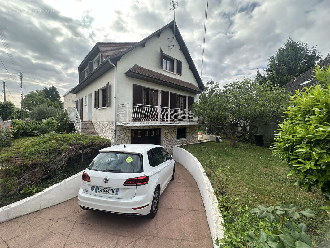 Maison à PARAY-VIEILLE-POSTE