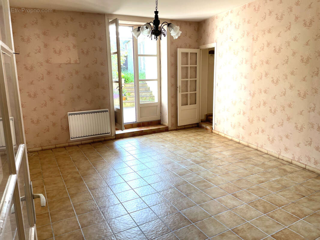 Maison à SAINT-SAVINIEN