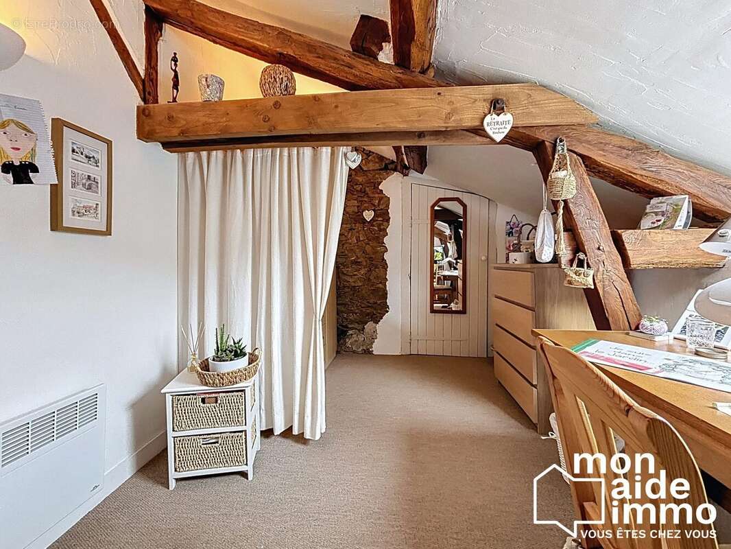 Maison à SAINT-PIERRE-DE-FRUGIE