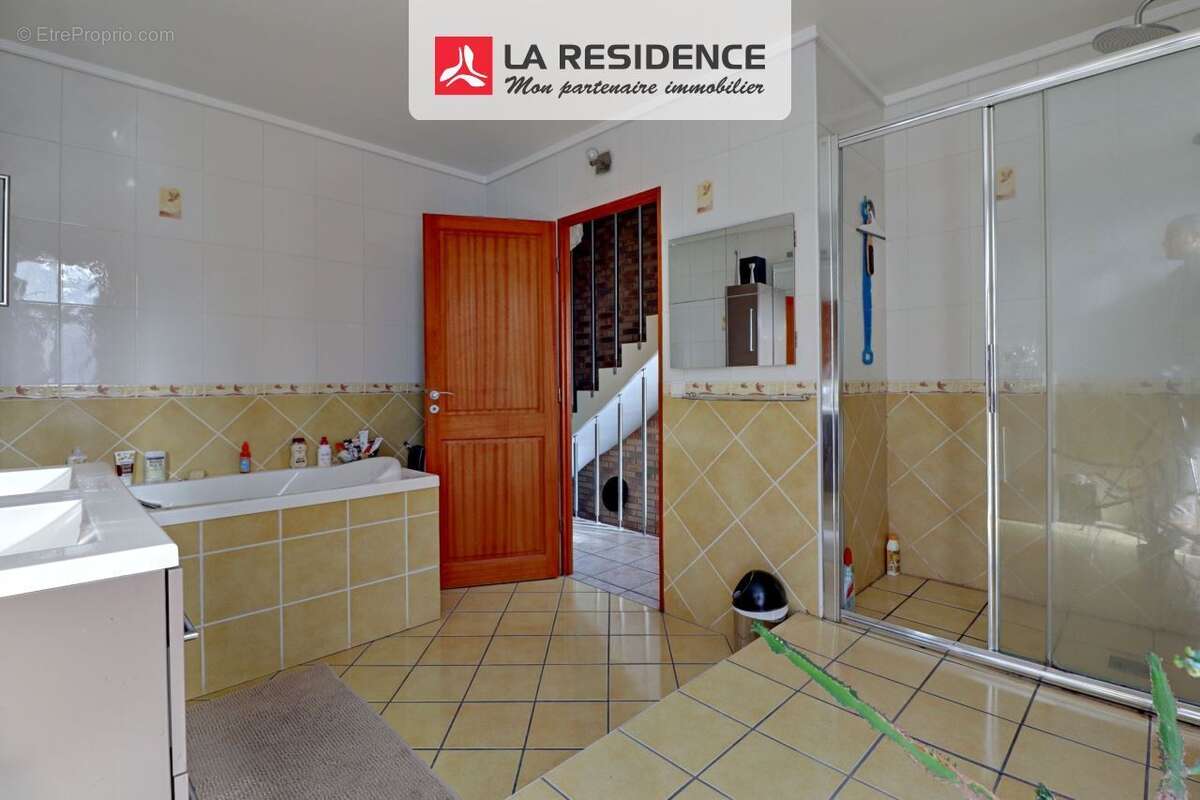 Maison à JOUY-LE-MOUTIER