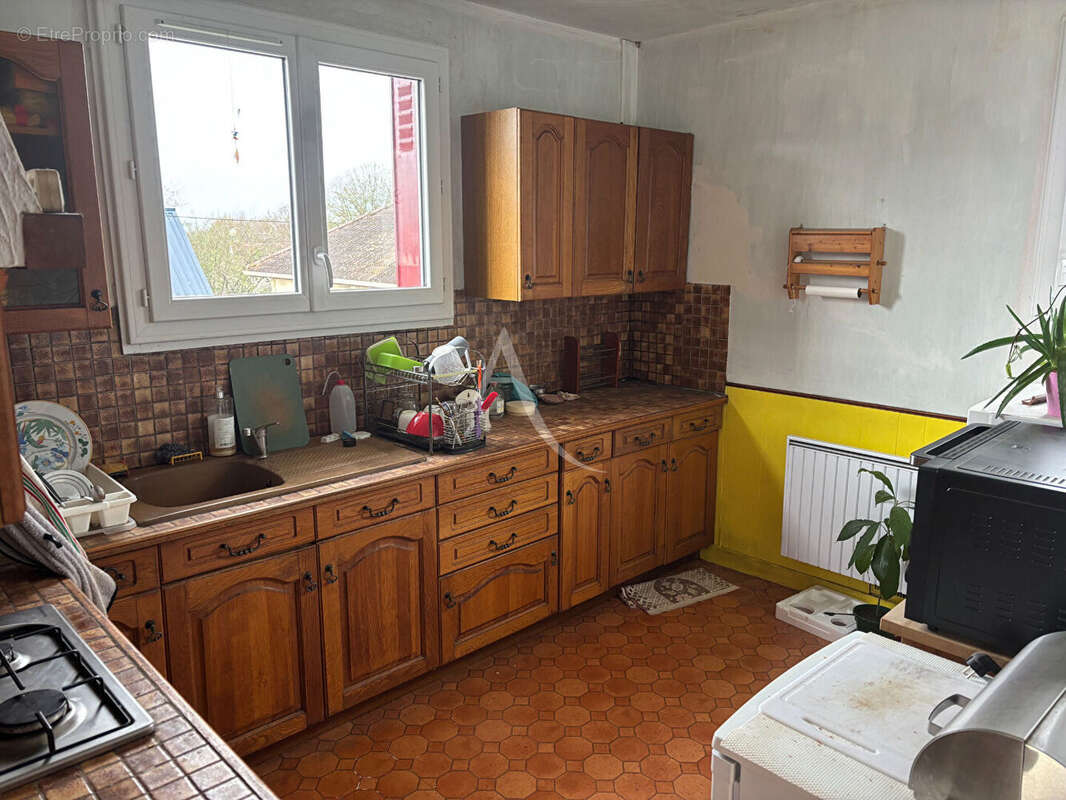 Maison à DUN-LE-POELIER