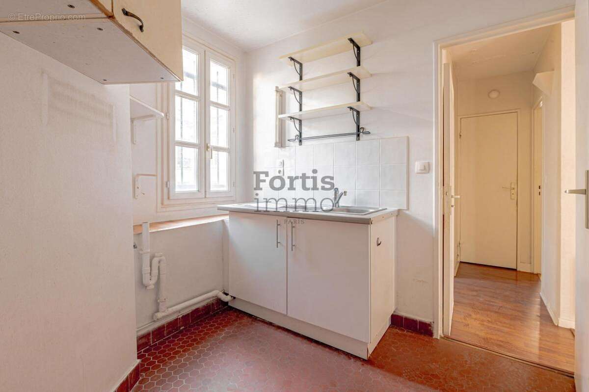 Appartement à PARIS-3E