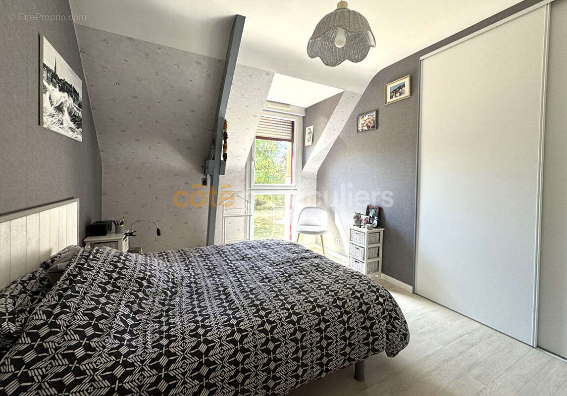 Saint-Malo, maison familiale de 198 m², grand jardin au calme et sans vis-à-vis. - photo 9