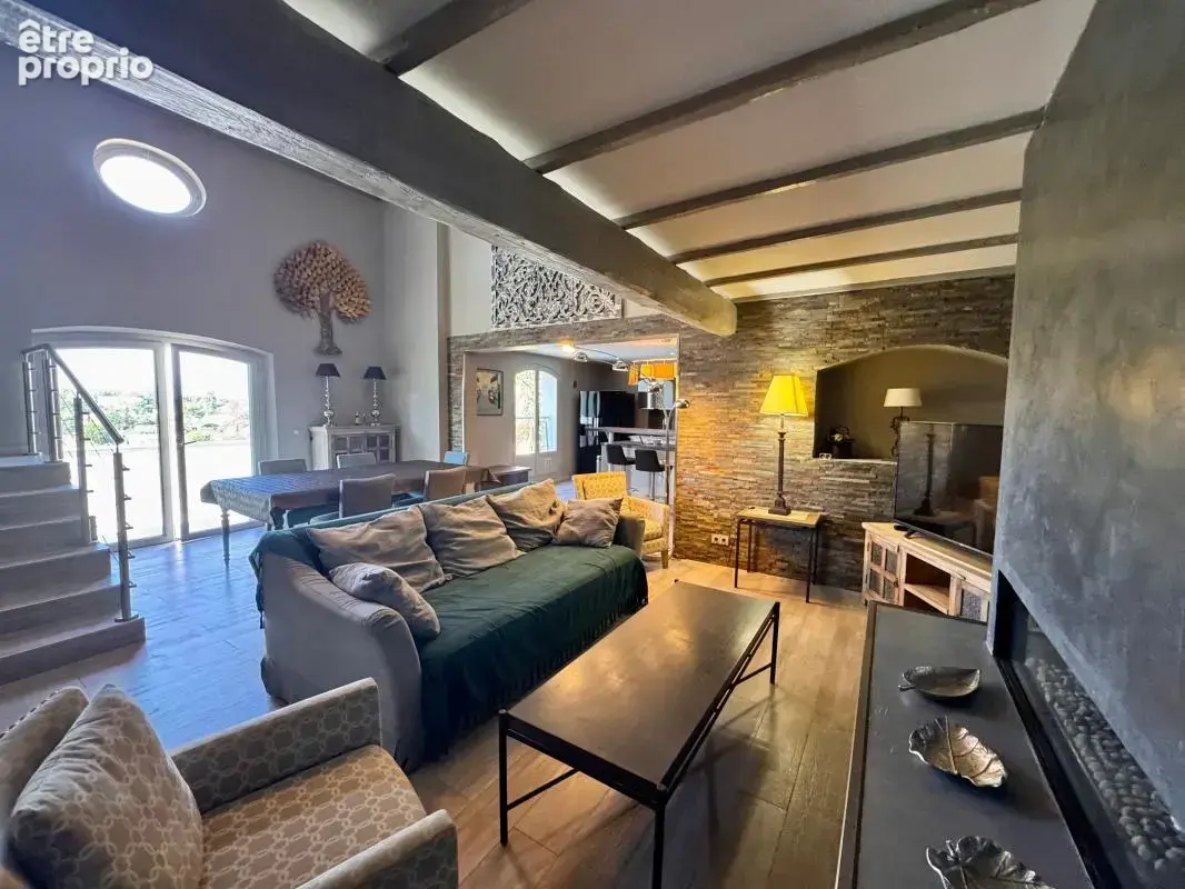 Saint-raphaël – maison de 196 m² avec piscine, vue et espaces de vie généreux - photo 4