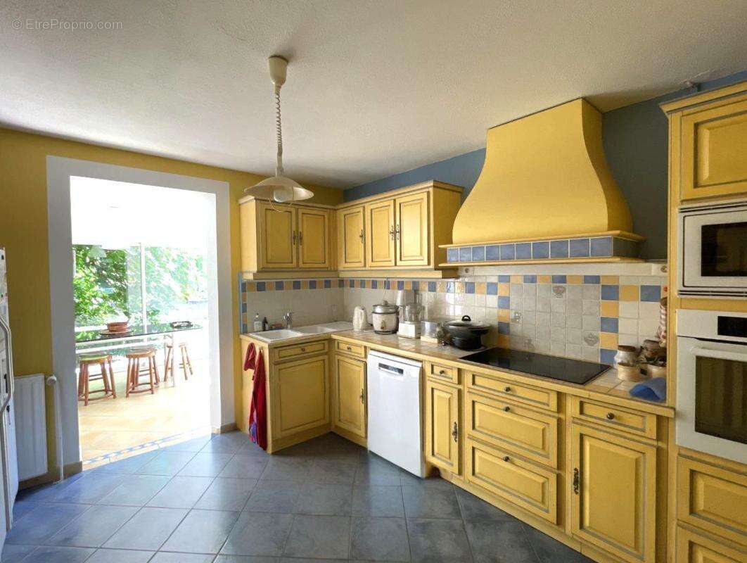 Maison 250 m² à Pujaut  - photo 6