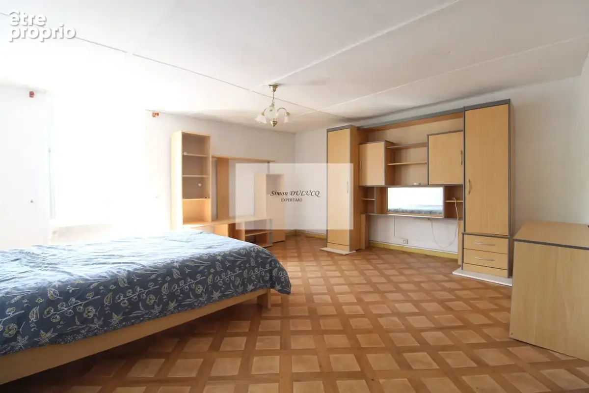 Maison de village avec terrain constructible, calme, terrasse et beau potentiel - photo 11