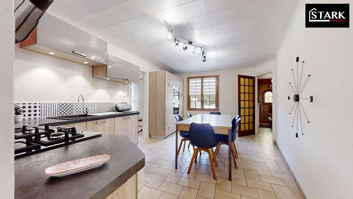 Maison 119 m² à Champagney  - photo 4