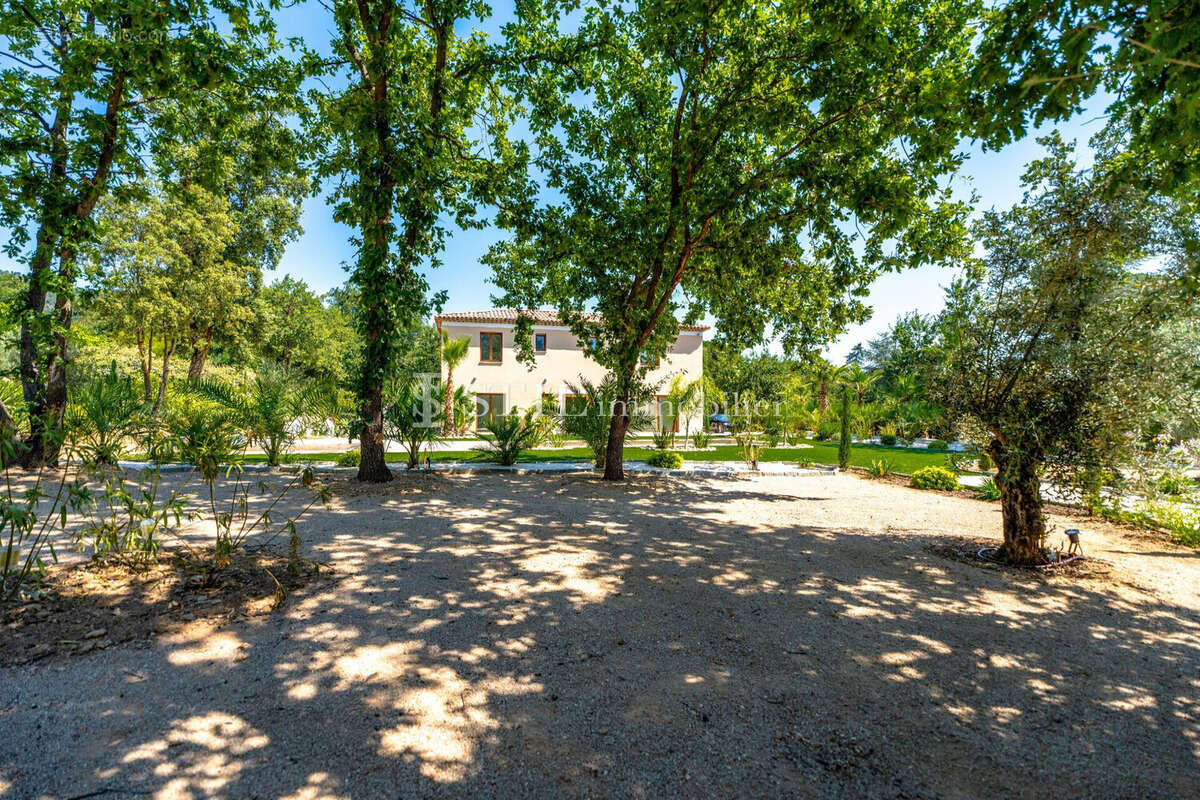 Maison à PLAN-DE-LA-TOUR