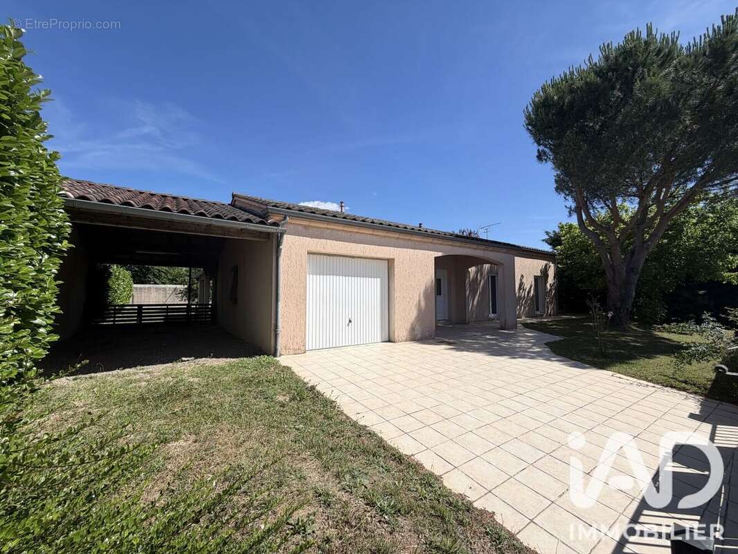 Maison 125 m² à Carmaux  - photo 3