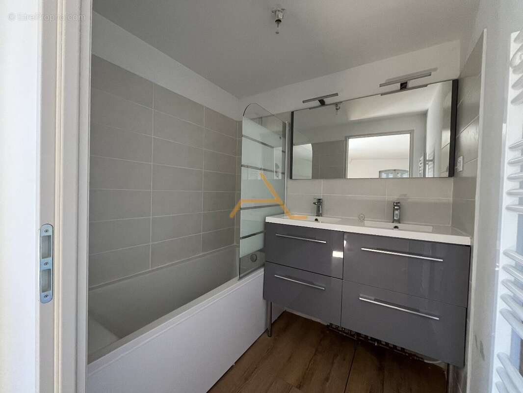 Appartement à VALREAS