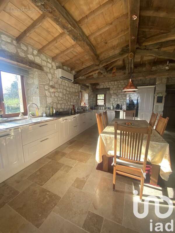 Maison 207 m² à Cestayrols  - photo 2