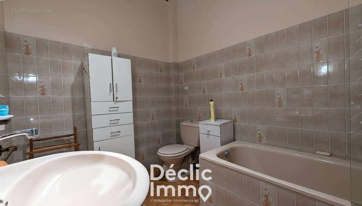 Maison de village à 6 km de Ruffec  3 chambres, jardin, dépendances - photo 8