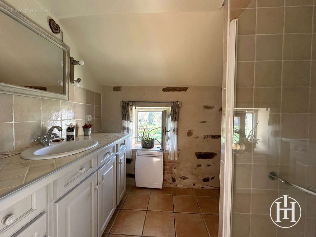 Maison à LIGNEROLLES