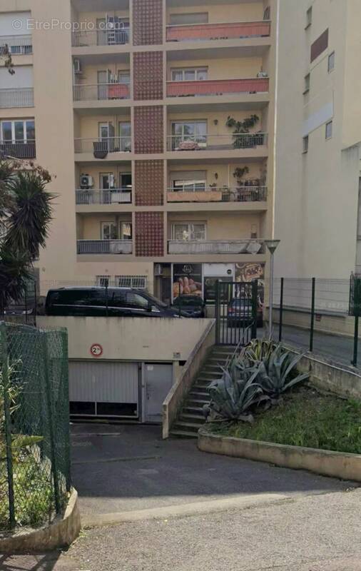Autre à NICE