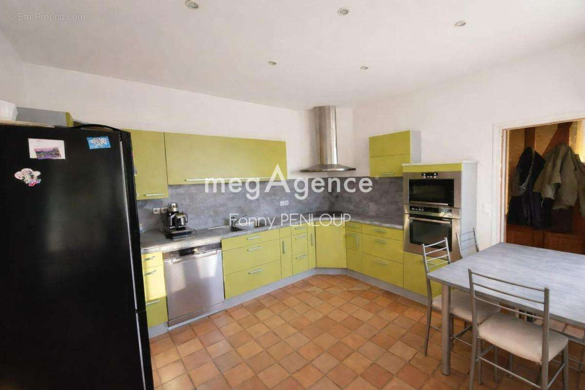 Maison à SAINT-HILAIRE-DU-HARCOUET