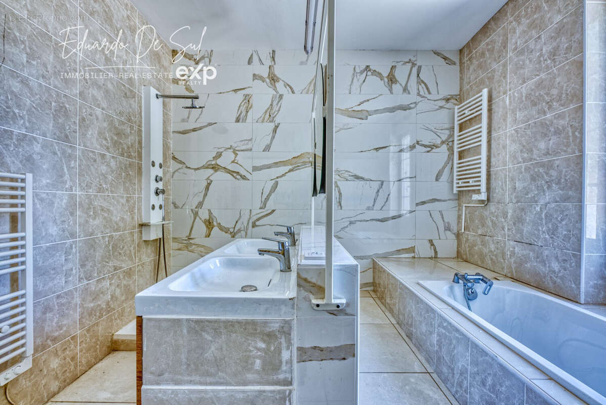 Maison 220 m² à Cantenac  - photo 9