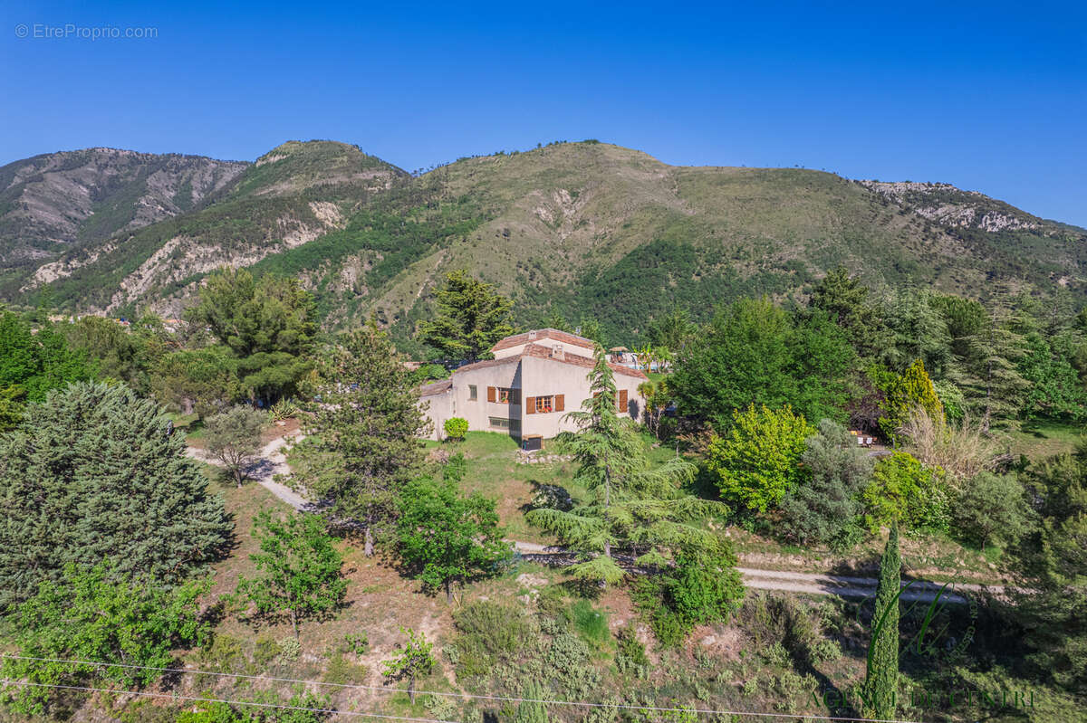 Maison à LUCERAM