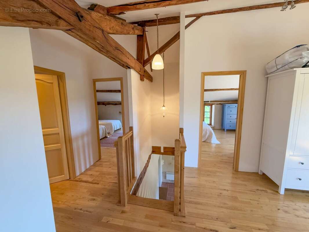 Maison à SAINT-FRONT-LA-RIVIERE