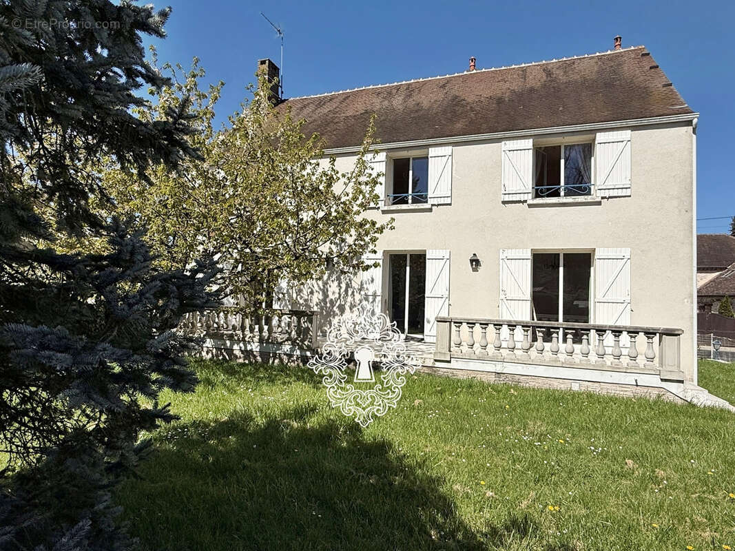 Maison à LONGUEVILLE