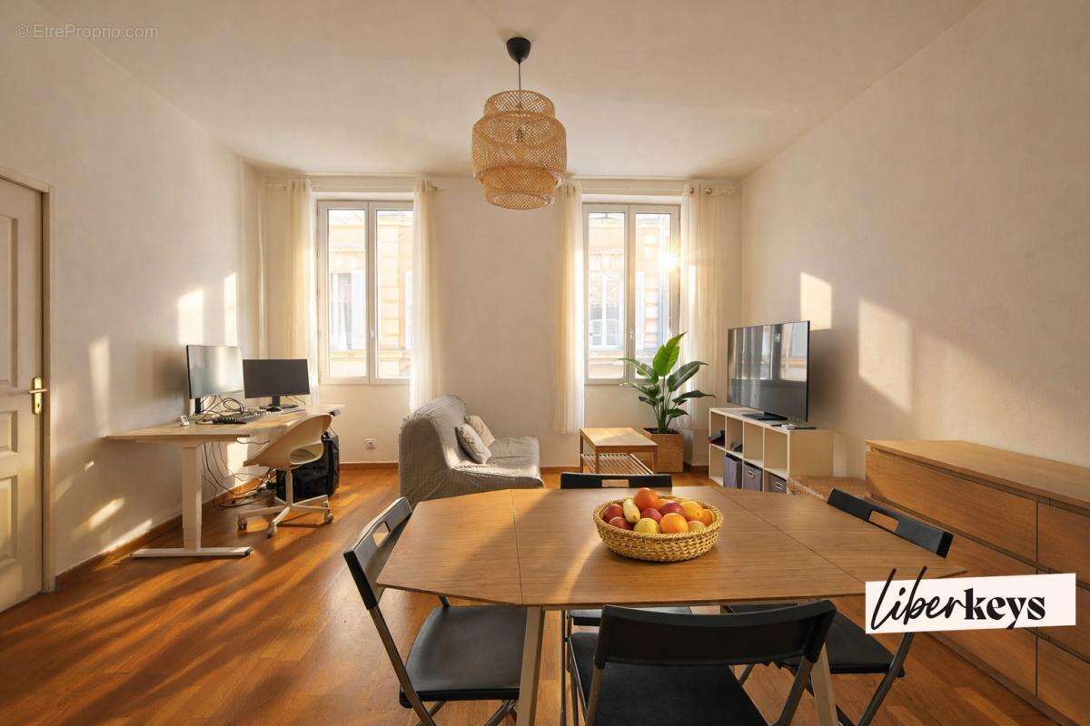 Appartement à MARSEILLE-6E
