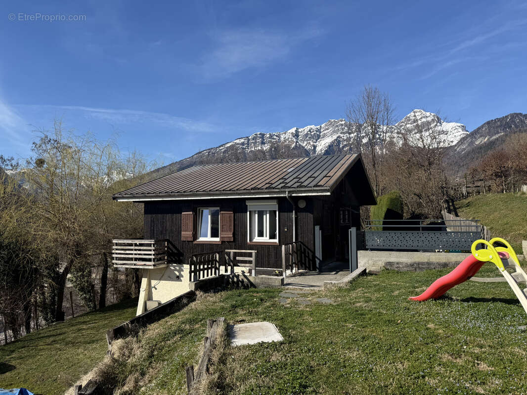 Maison à UGINE