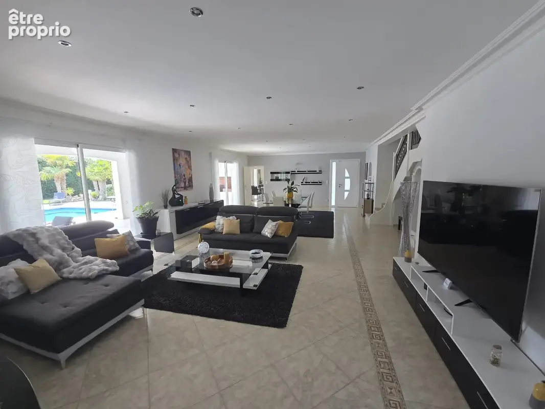 Villa d'architecte de 240m2 sur un terrain de 1500m2 avec piscine à Castelginest - photo 5