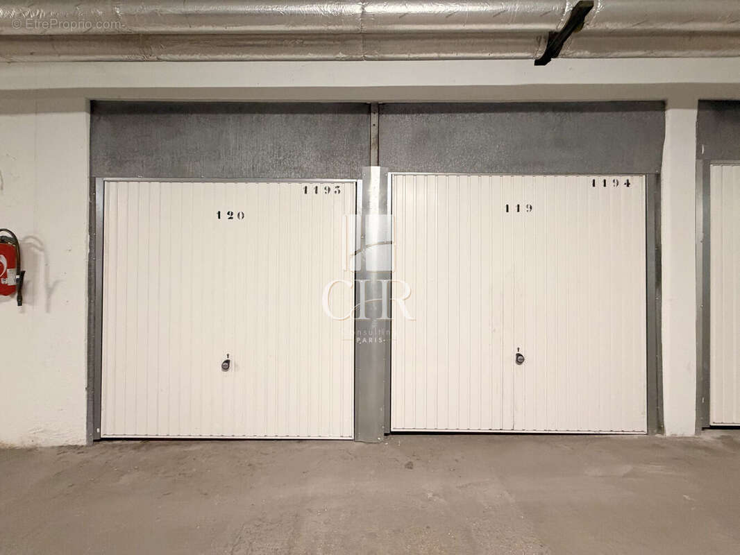 Parking 10 m² à Paris-11e  - photo 2